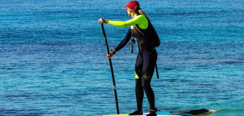 How to Hold a Paddle Board Paddle
